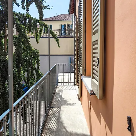 Prestige In The Historical Center Appartement Novare